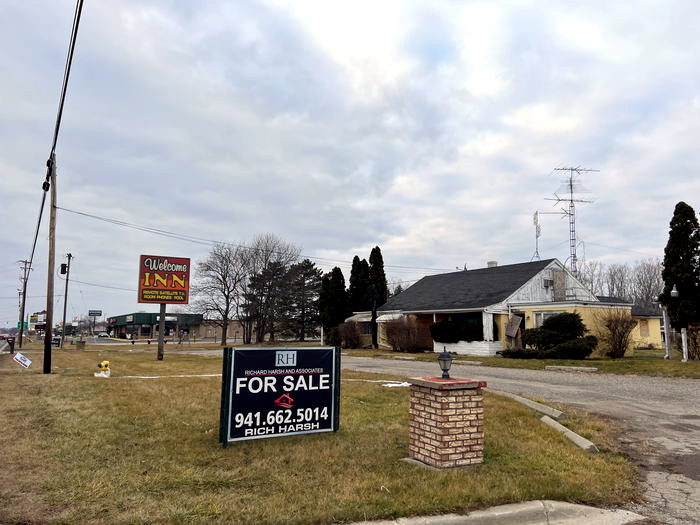 Mel Manor Motel (Welcome Inn) - Dec 11 2022 Photo (newer photo)